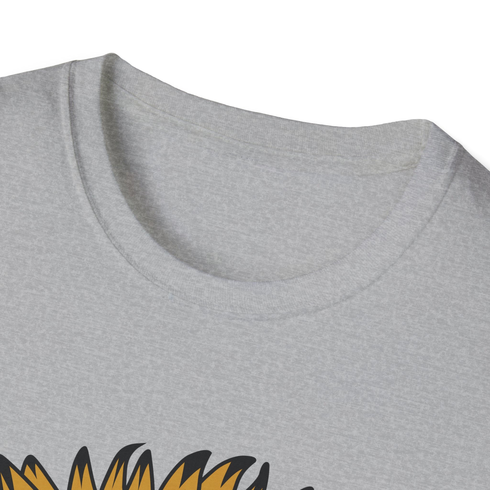 Sunflower Graphic T-Shirt — Vintage Yellow Floral Tee